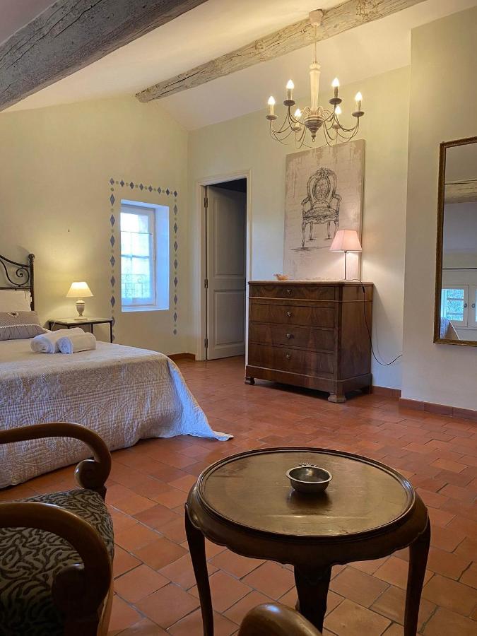 Le Mas De La Marteliere Bed and Breakfast Le Thor Εξωτερικό φωτογραφία